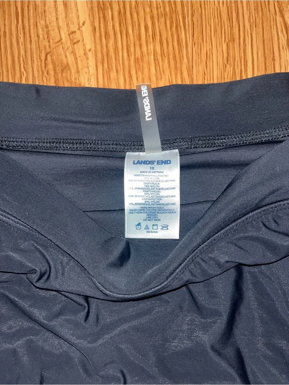 Land’s End Size 10 Black Swim Skirt